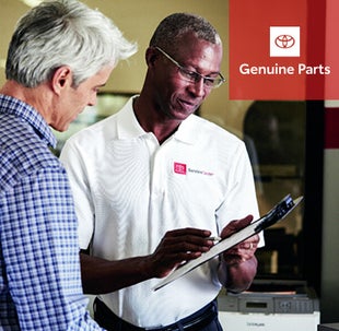 Toyota advisor helping customer | Fremont Toyota Lander in Lander WY