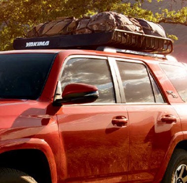 Toyota advisor helping customer | Fremont Toyota Lander in Lander WY