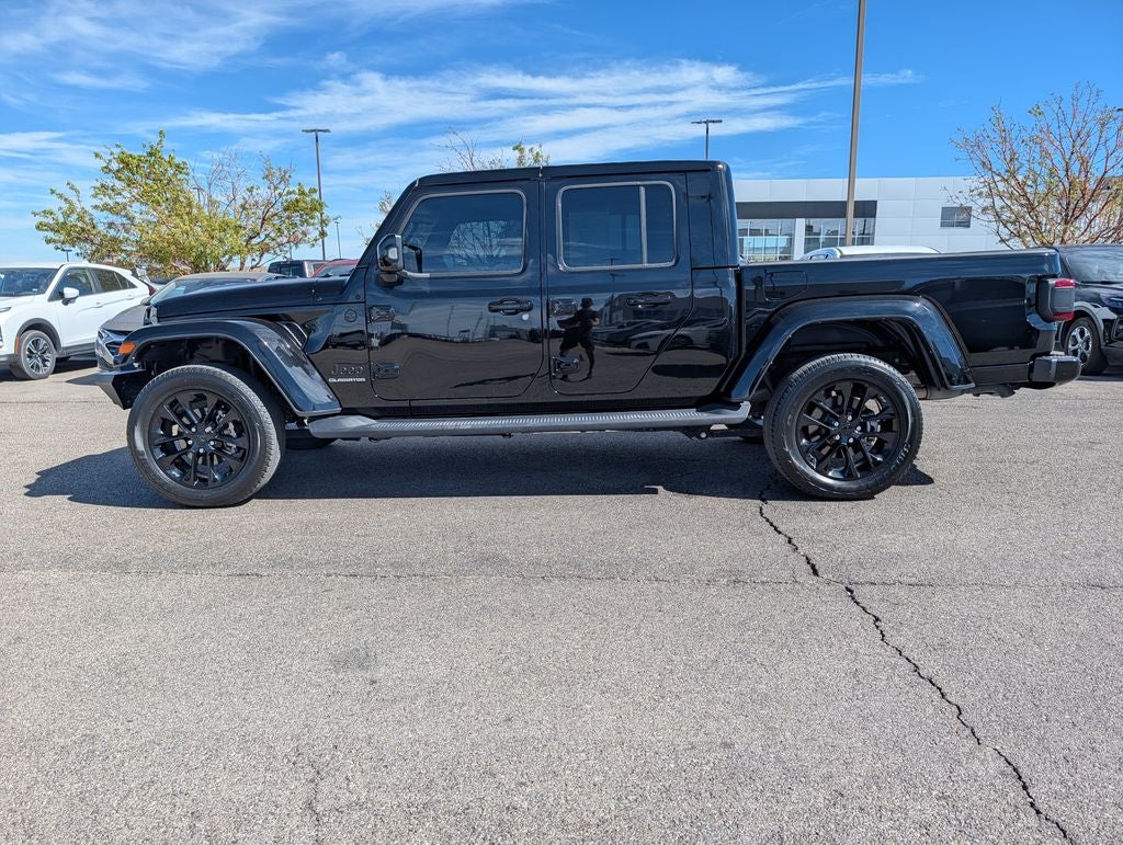 2022 Jeep Gladiator Overland