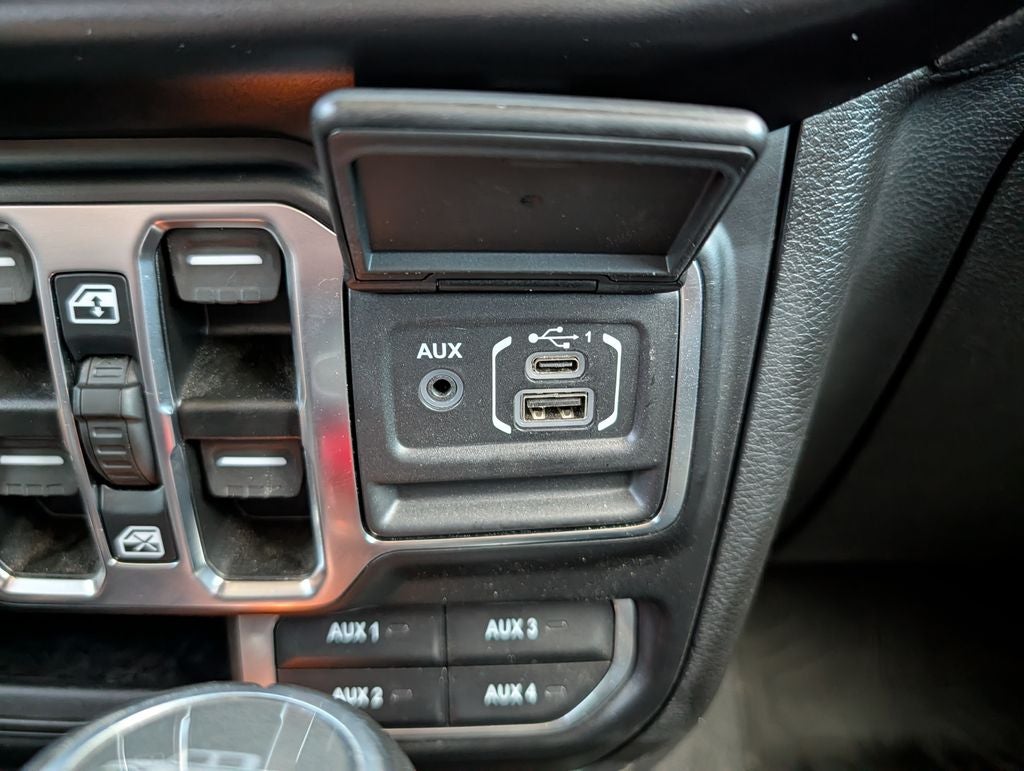 2022 Jeep Gladiator Overland