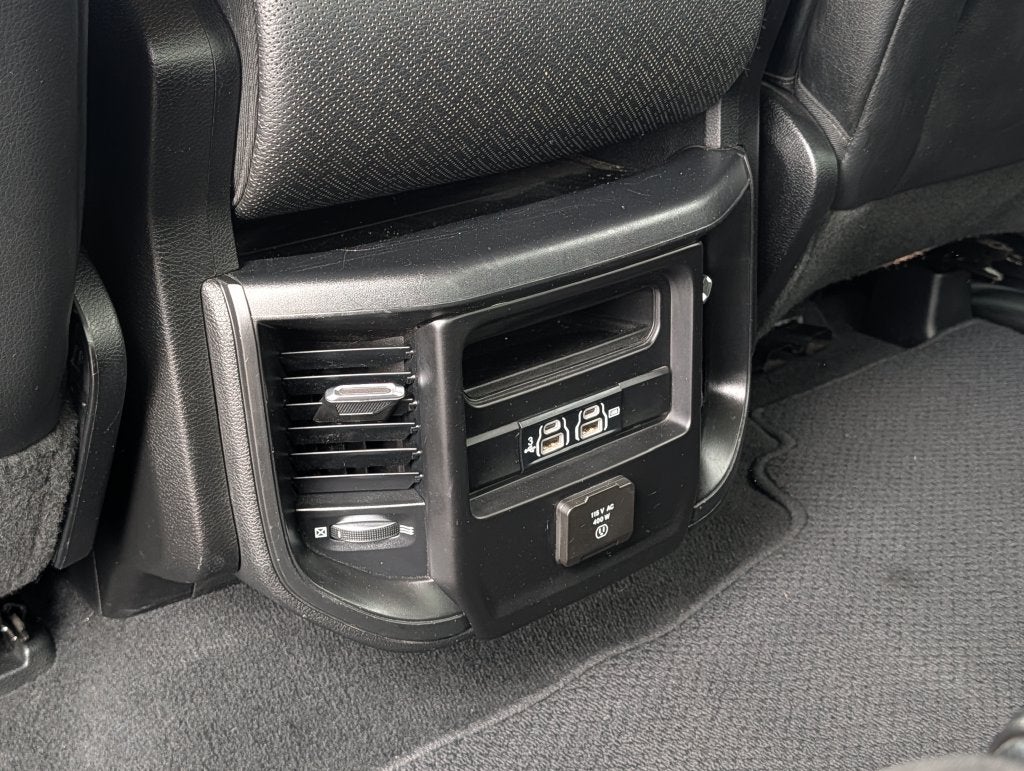 2019 RAM 1500 Laie Crew Cab 4x4 5'7' Box