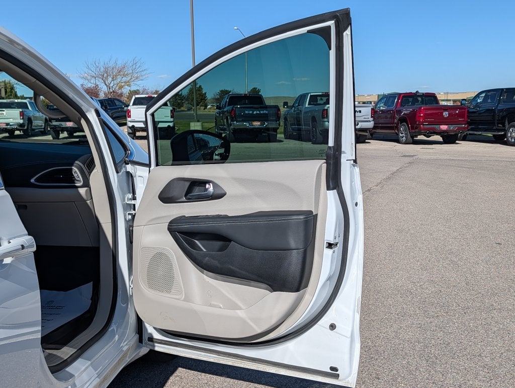 2024 Chrysler Pacifica Touring L AWD