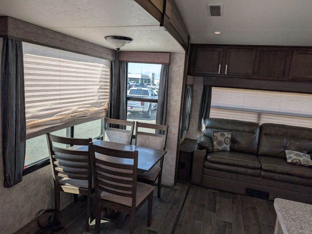 2018 Highland Ridge Mesa Ridge 5th Wheel M-337RLS