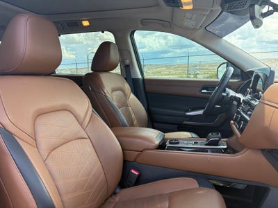 2025 Nissan Pathfinder Platinum