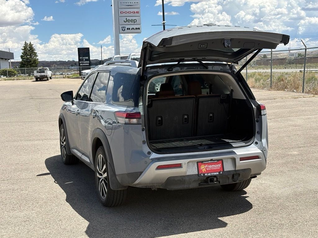2025 Nissan Pathfinder Platinum