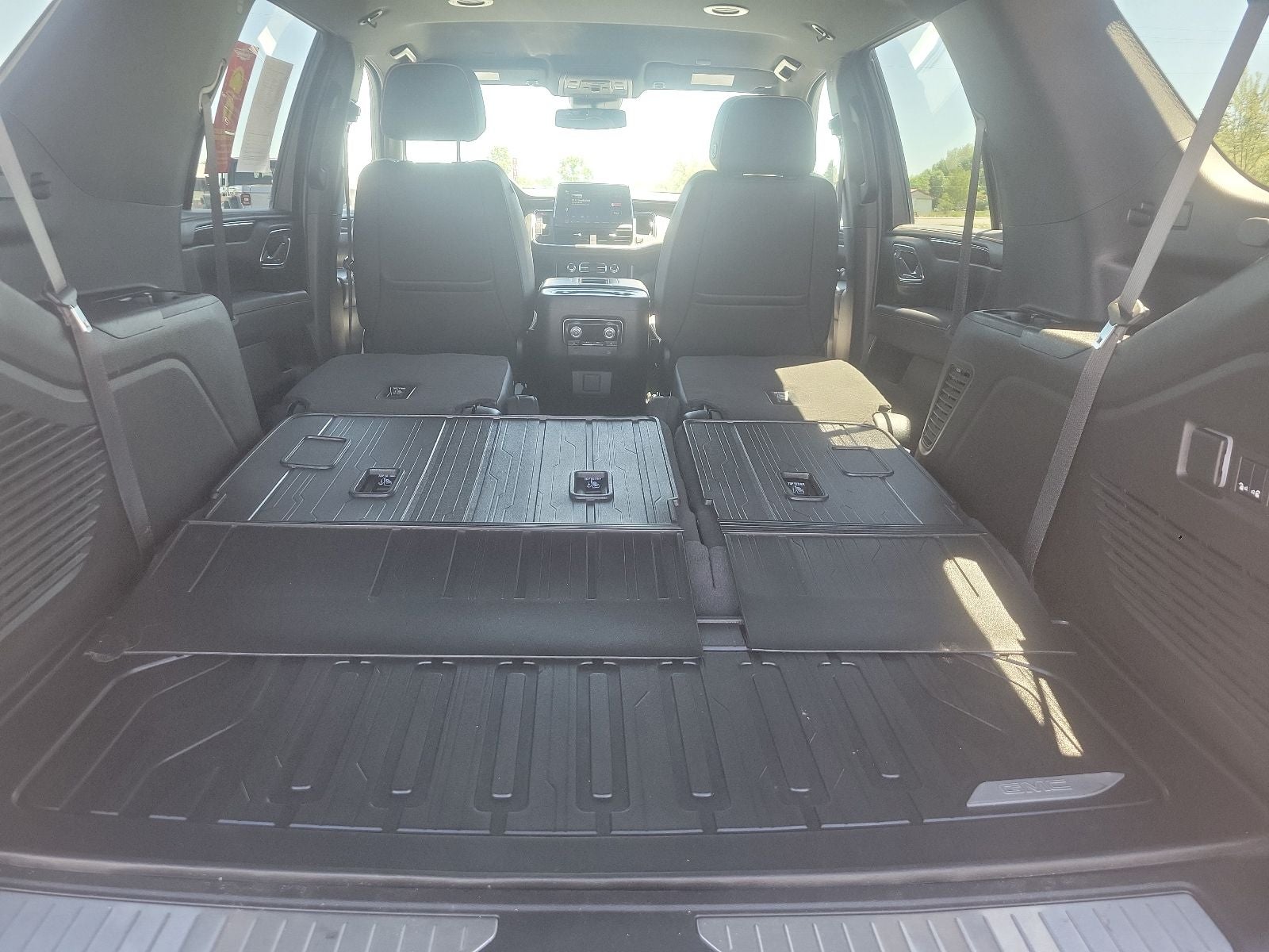2024 GMC Yukon AT4 - Photo 10