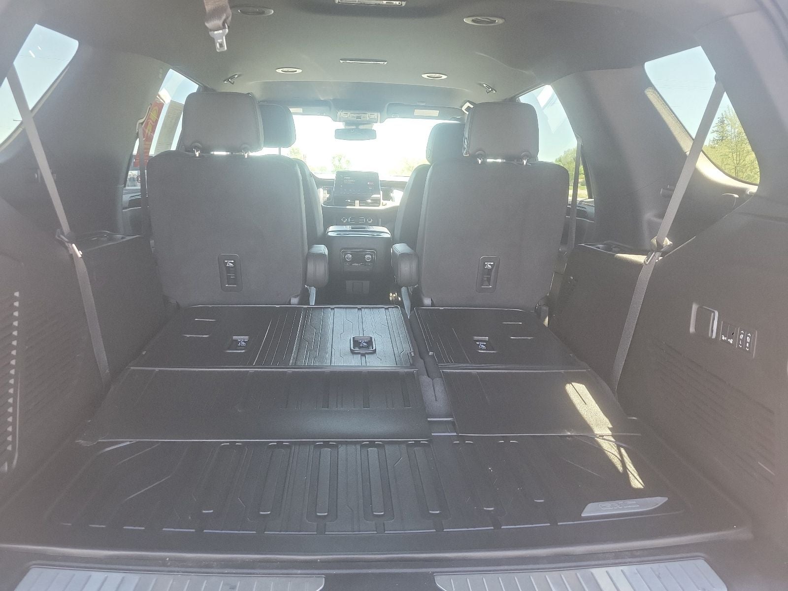 2024 GMC Yukon AT4 - Photo 11