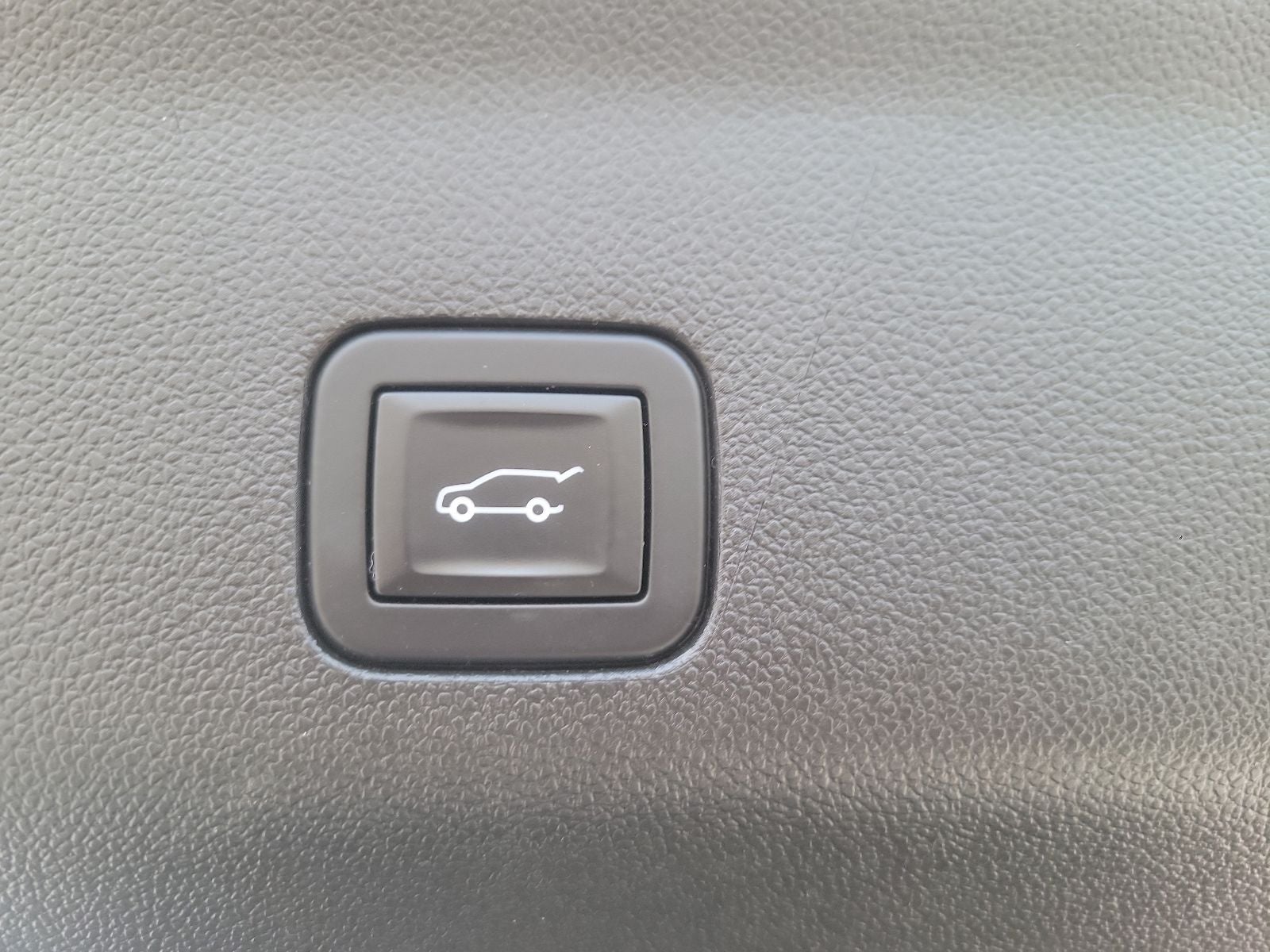 2024 GMC Yukon AT4 - Photo 13