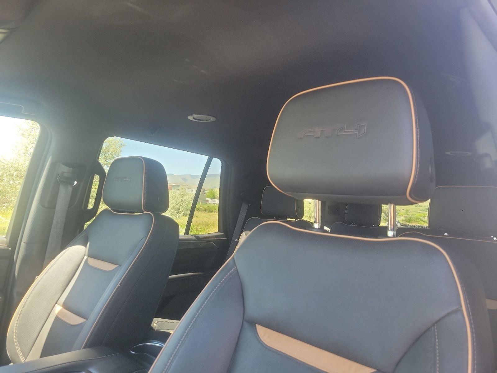 2024 GMC Yukon AT4 - Photo 17