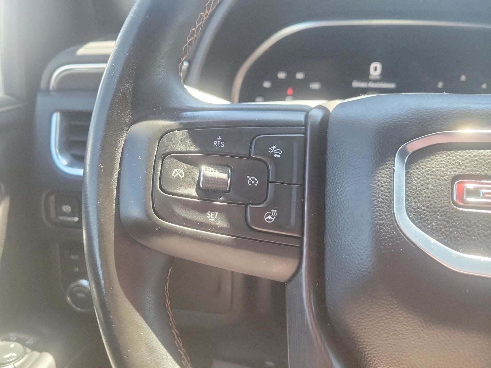 2024 GMC Yukon AT4 - Photo 20