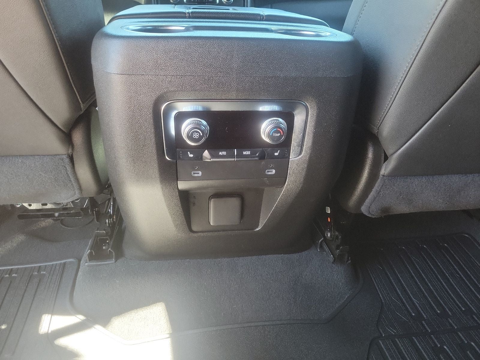 2024 GMC Yukon AT4 - Photo 42