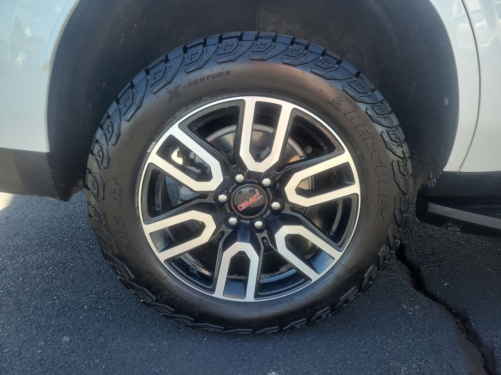 2024 GMC Yukon AT4 - Photo 58