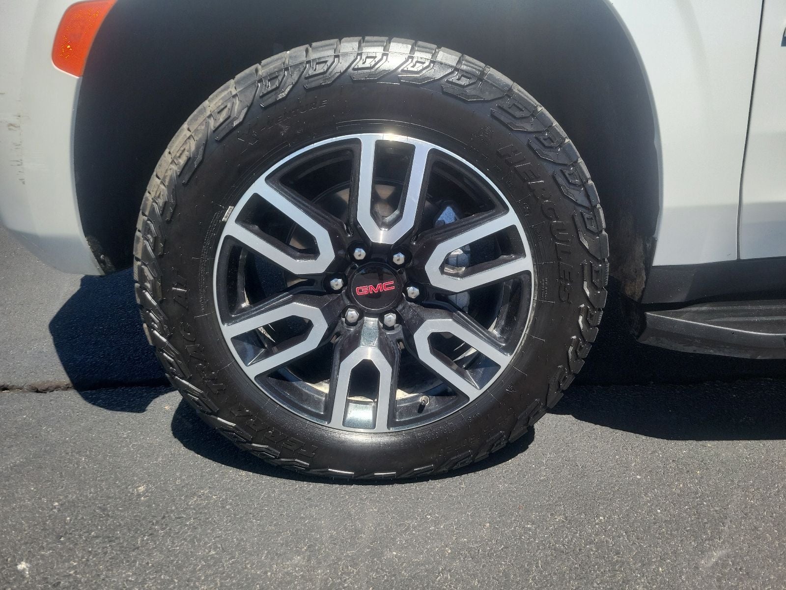 2024 GMC Yukon AT4 - Photo 62