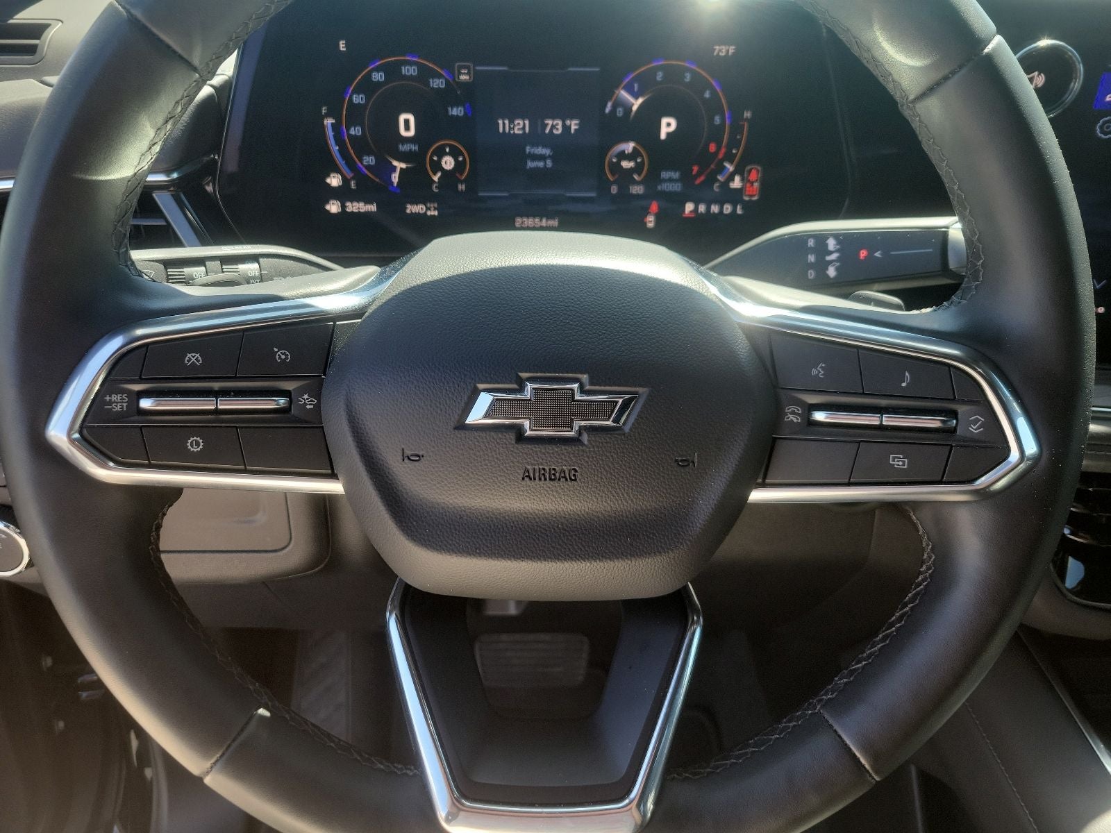 2025 Chevrolet Suburban Z71 - Photo 18