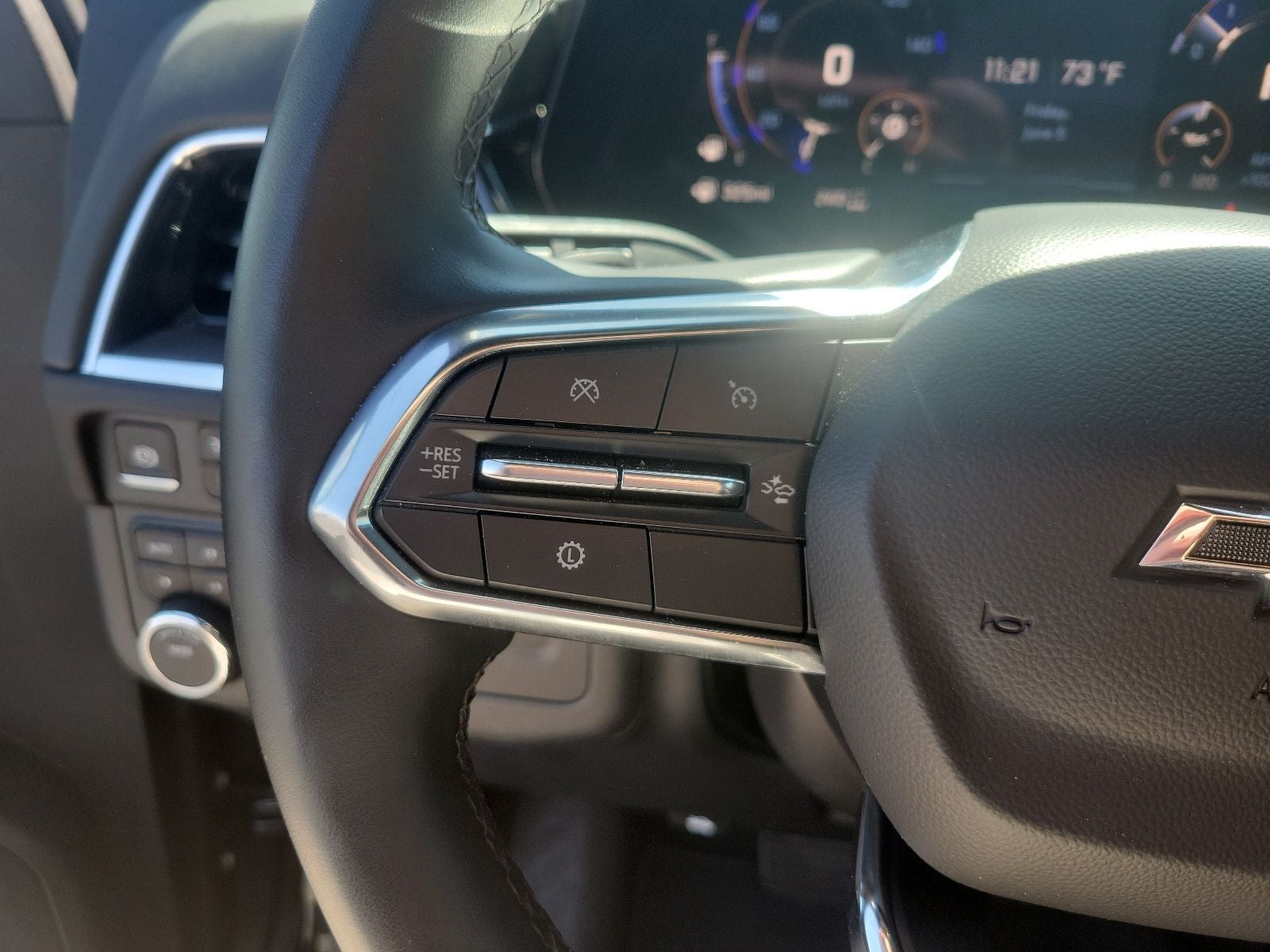 2025 Chevrolet Suburban Z71 - Photo 19