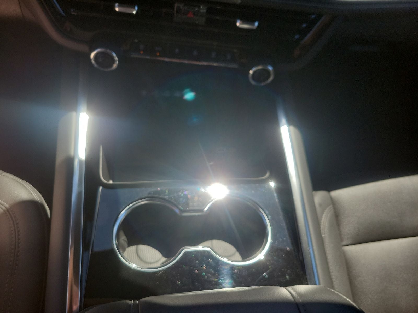 2025 Chevrolet Suburban Z71 - Photo 23