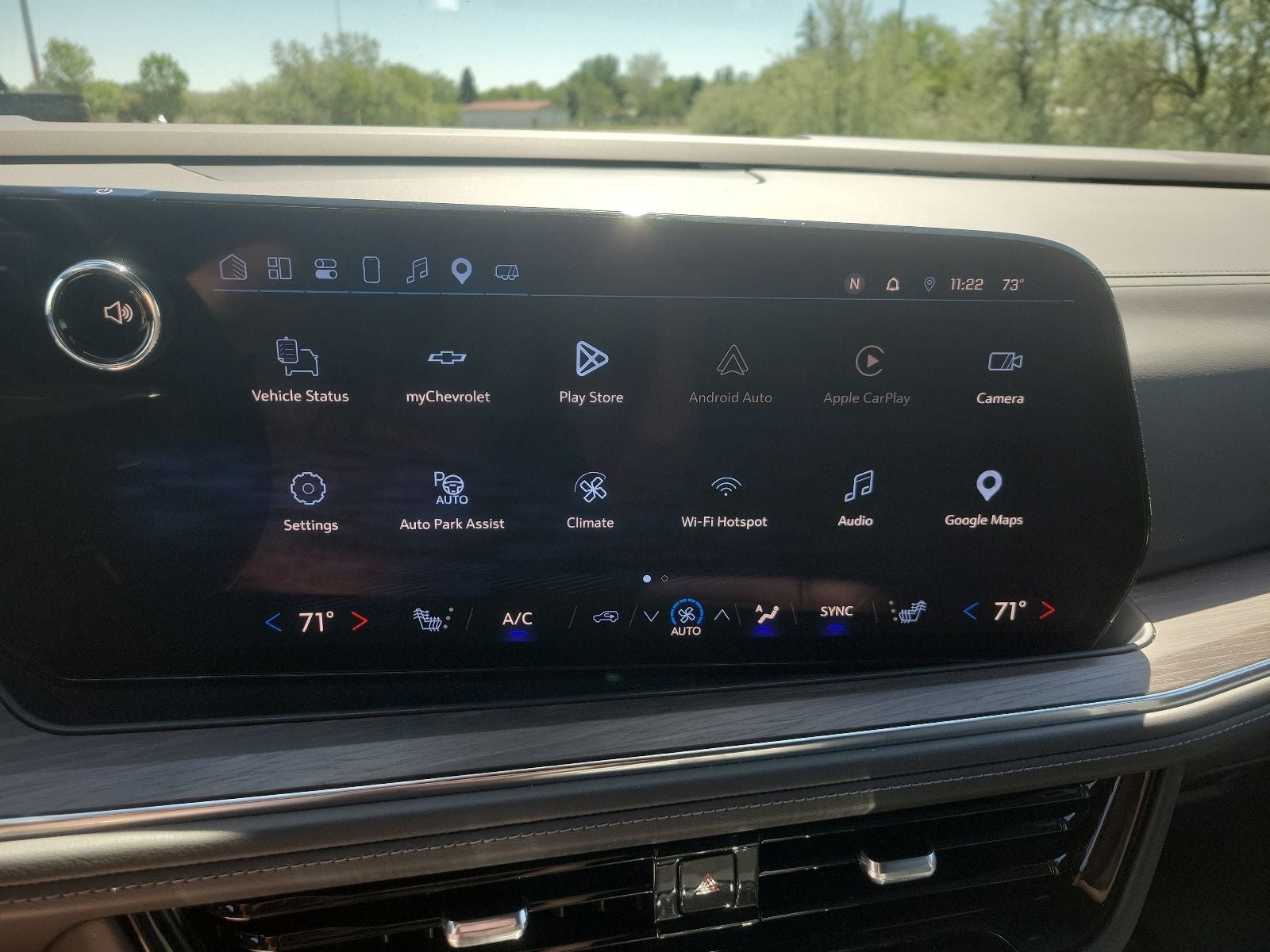 2025 Chevrolet Suburban Z71 - Photo 25