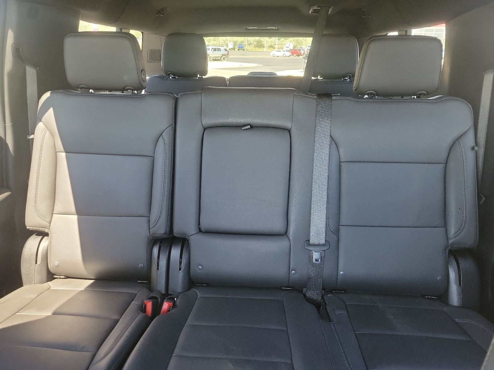 2025 Chevrolet Suburban Z71 - Photo 34