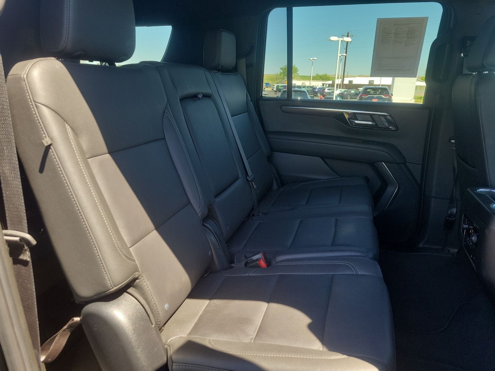 2025 Chevrolet Suburban Z71 - Photo 46