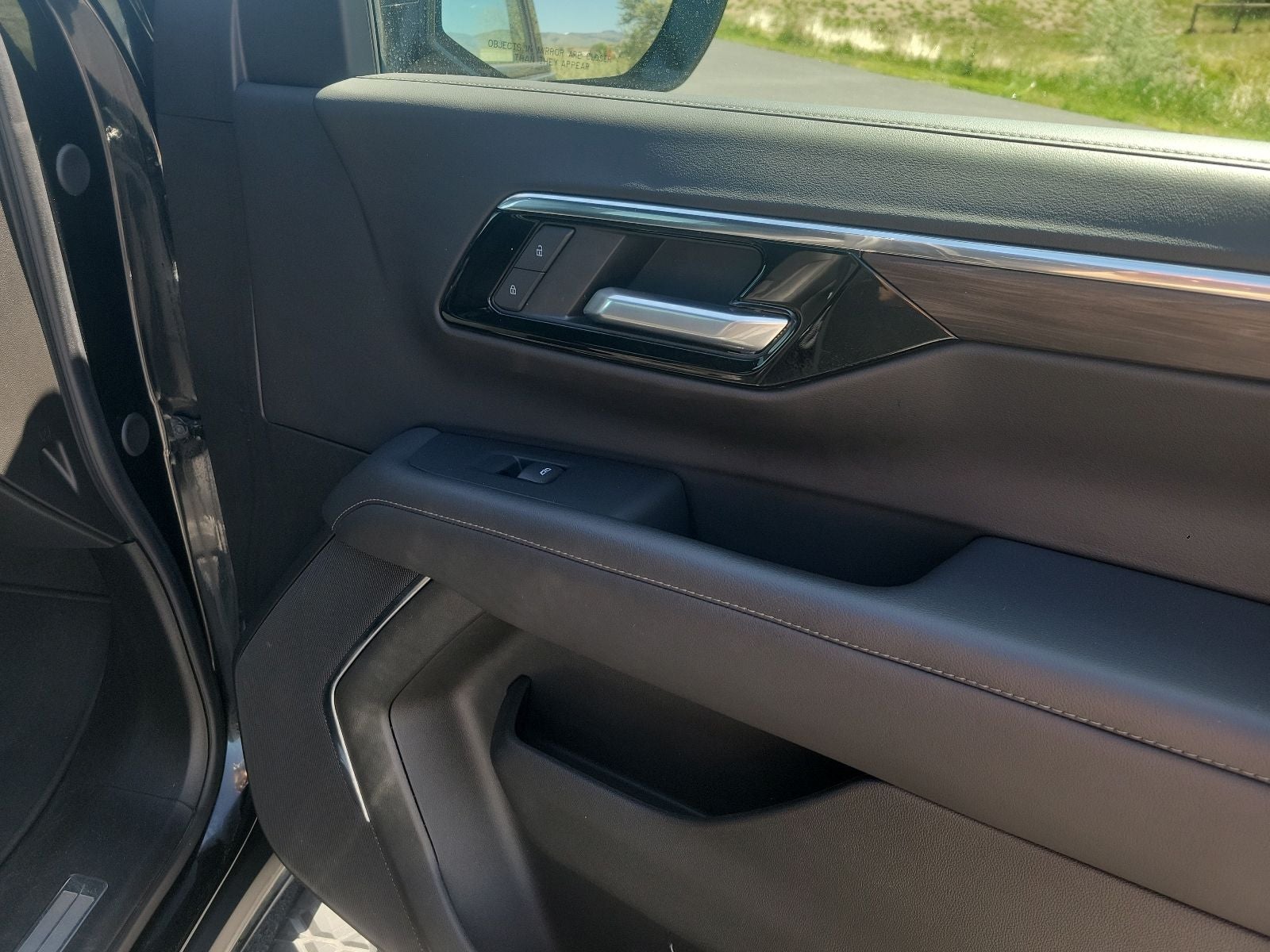 2025 Chevrolet Suburban Z71 - Photo 49