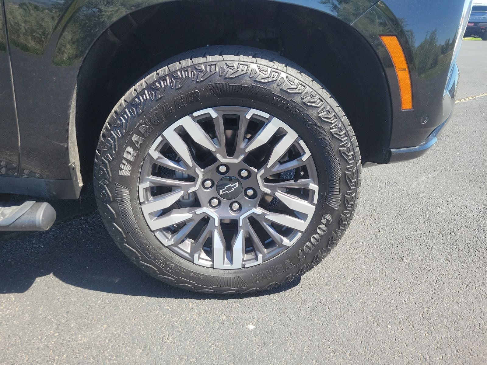 2025 Chevrolet Suburban Z71 - Photo 55