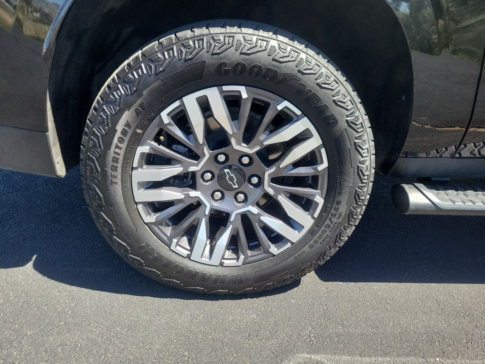 2025 Chevrolet Suburban Z71 - Photo 57