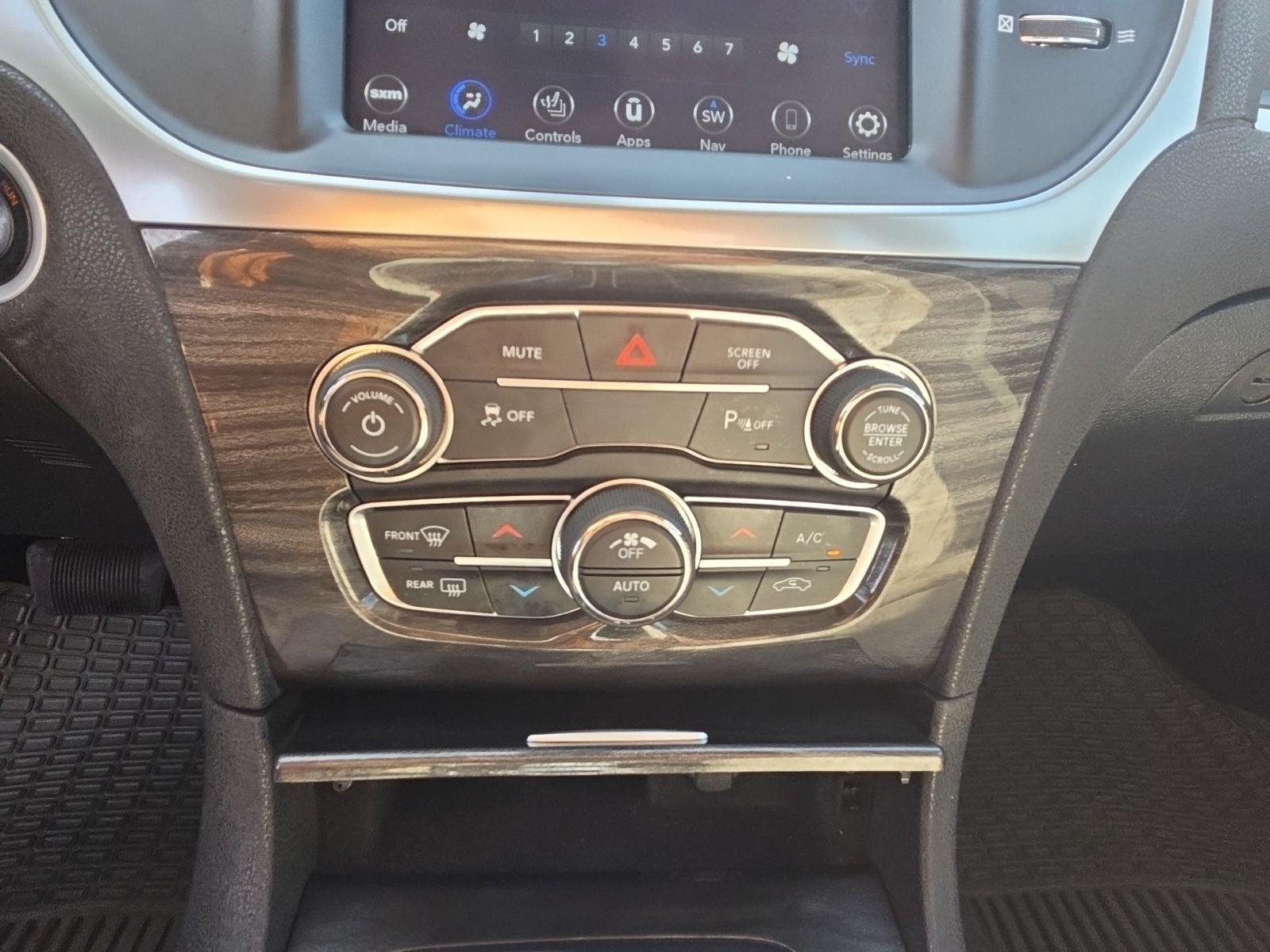 2020 Chrysler 300 Touring