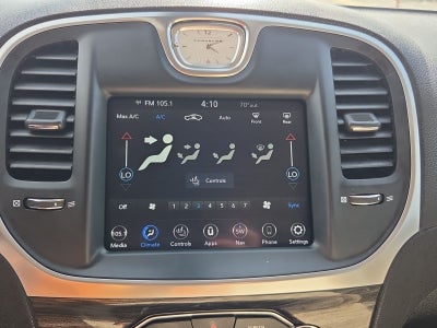 2020 Chrysler 300 Touring