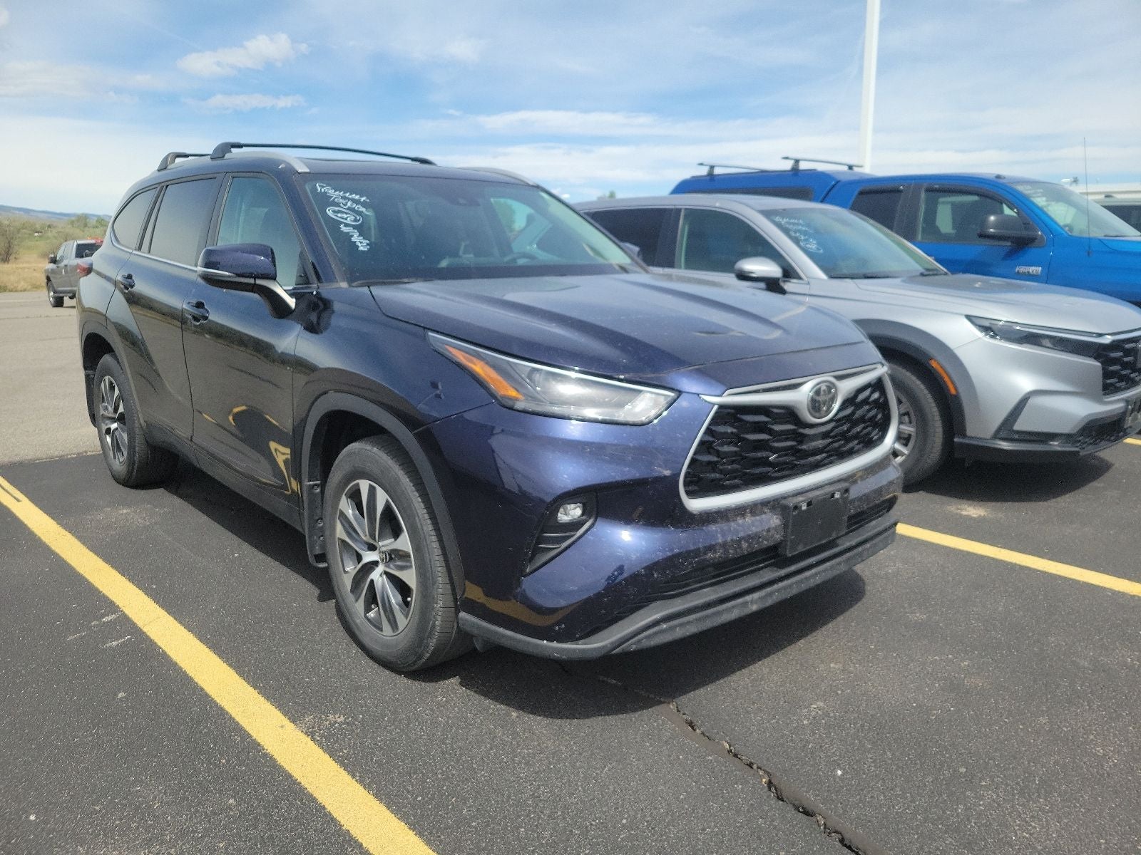 2023 Toyota Highlander XLE AWD's photo