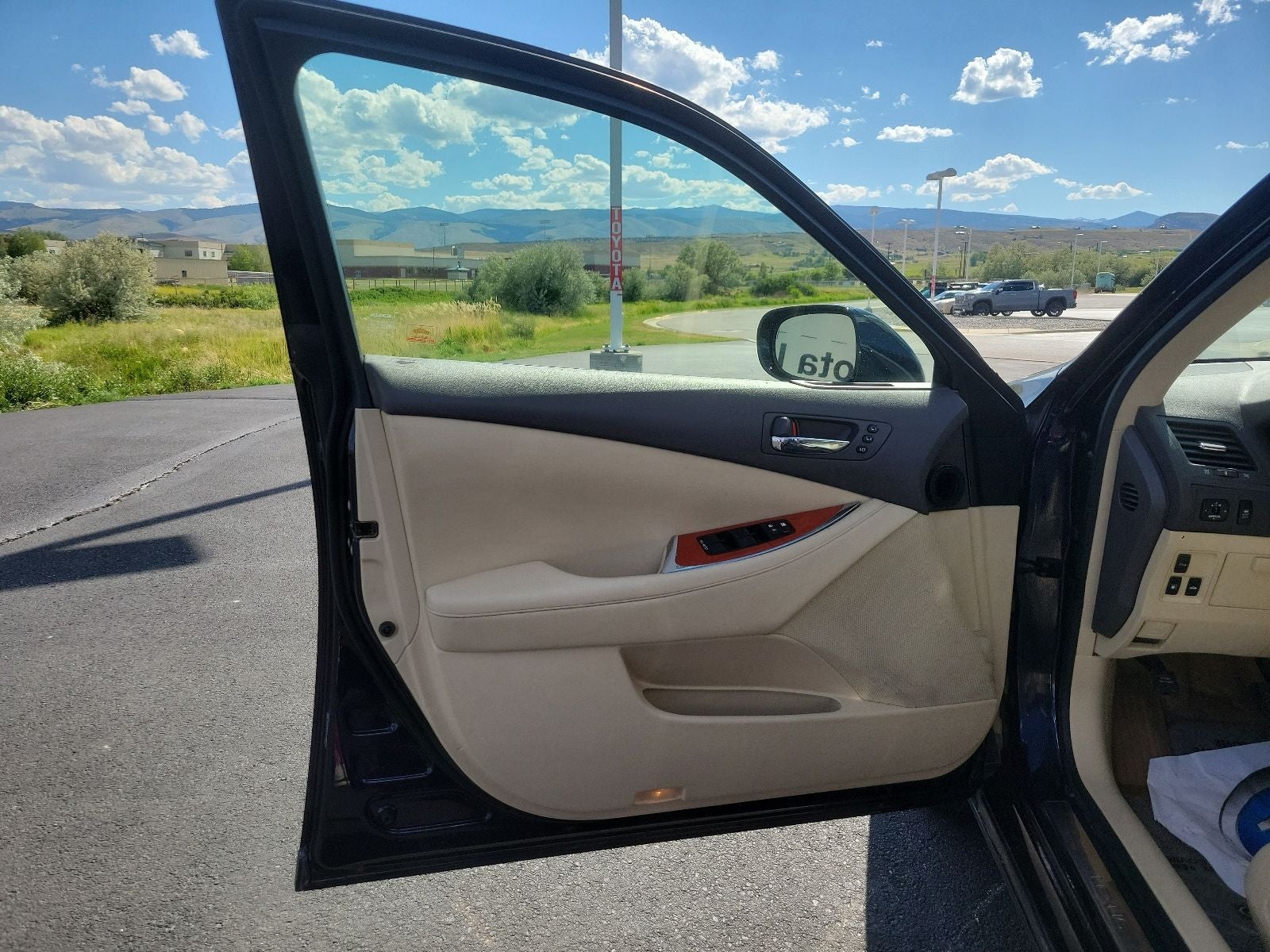 2010 Lexus ES 350 - Photo 12
