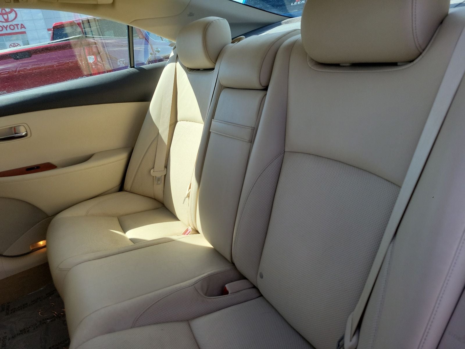 2010 Lexus ES 350 - Photo 39