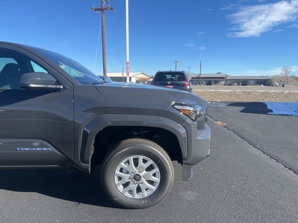 2026 Toyota Tacoma SR5 - Photo 4