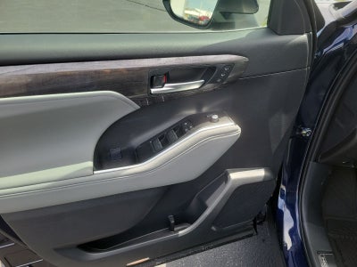2026 Toyota Highlander Hybrid Platinum