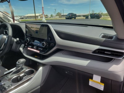 2026 Toyota Highlander Hybrid Platinum