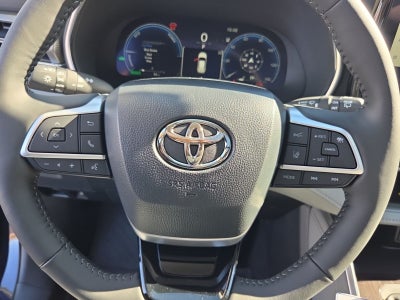 2026 Toyota Highlander Hybrid Platinum
