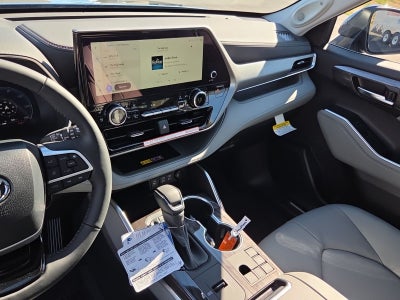 2026 Toyota Highlander Hybrid Platinum