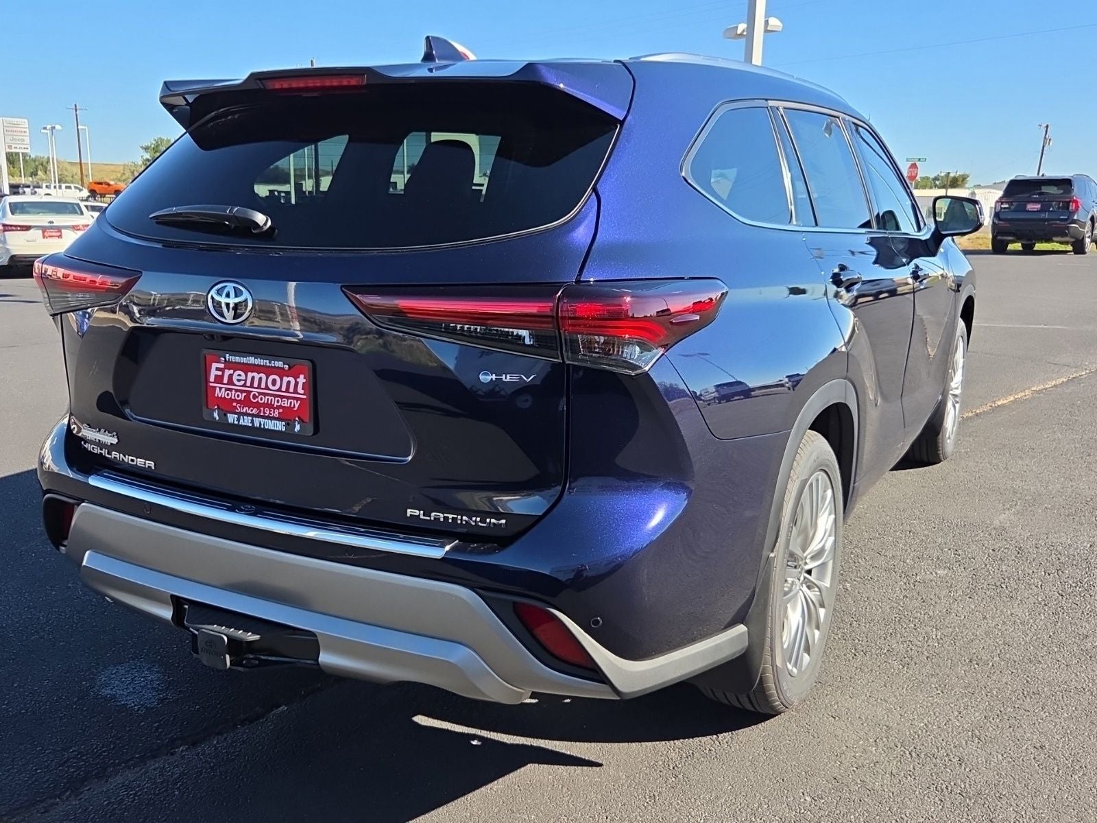 2026 Toyota Highlander Hybrid Platinum