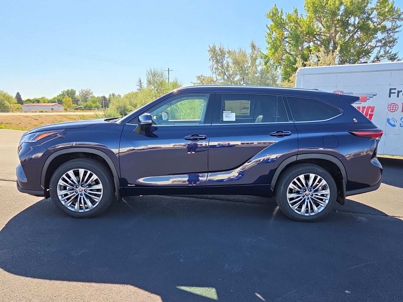 2026 Toyota Highlander Hybrid Platinum