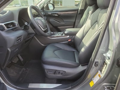 2026 Toyota Highlander Base