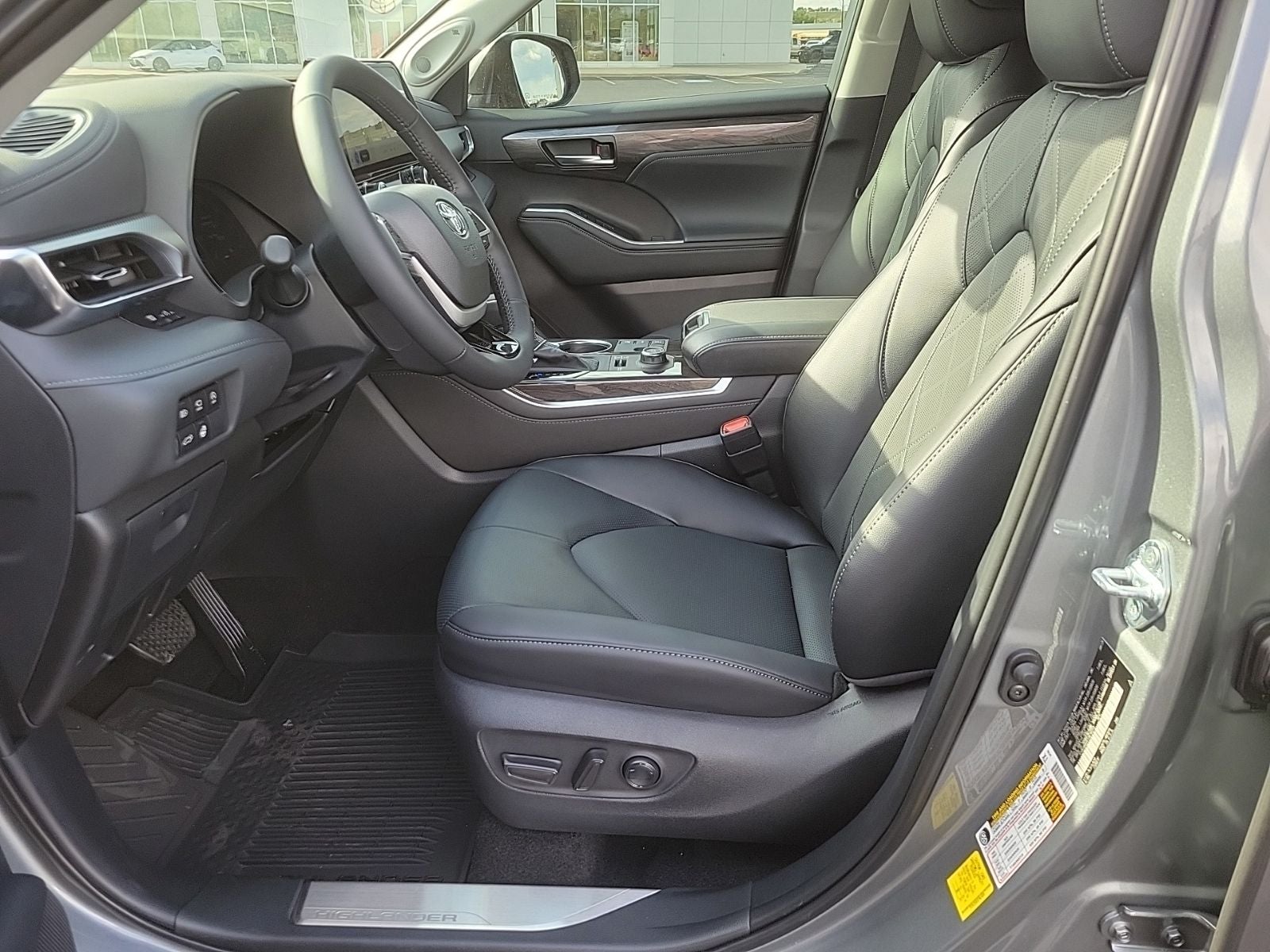 2026 Toyota Highlander Base