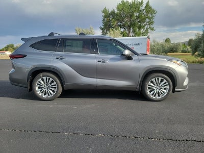 2026 Toyota Highlander Base