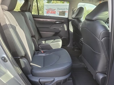 2026 Toyota Highlander Base