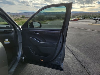 2026 Toyota Highlander Base