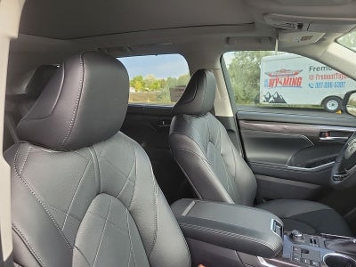2026 Toyota Highlander Base
