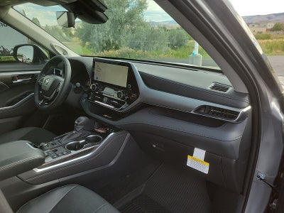 2026 Toyota Highlander Base