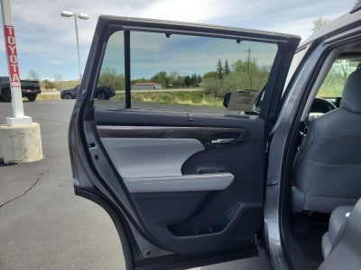 2026 Toyota Highlander Platinum