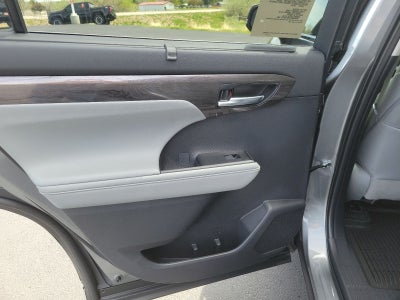 2026 Toyota Highlander Platinum
