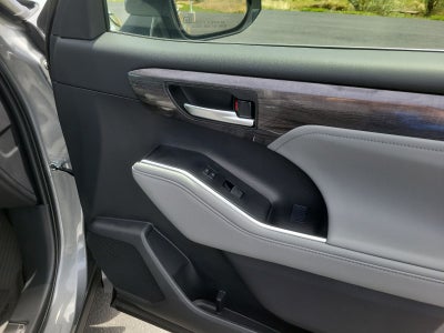 2026 Toyota Highlander Platinum