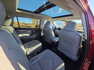 2026 Toyota Highlander Platinum