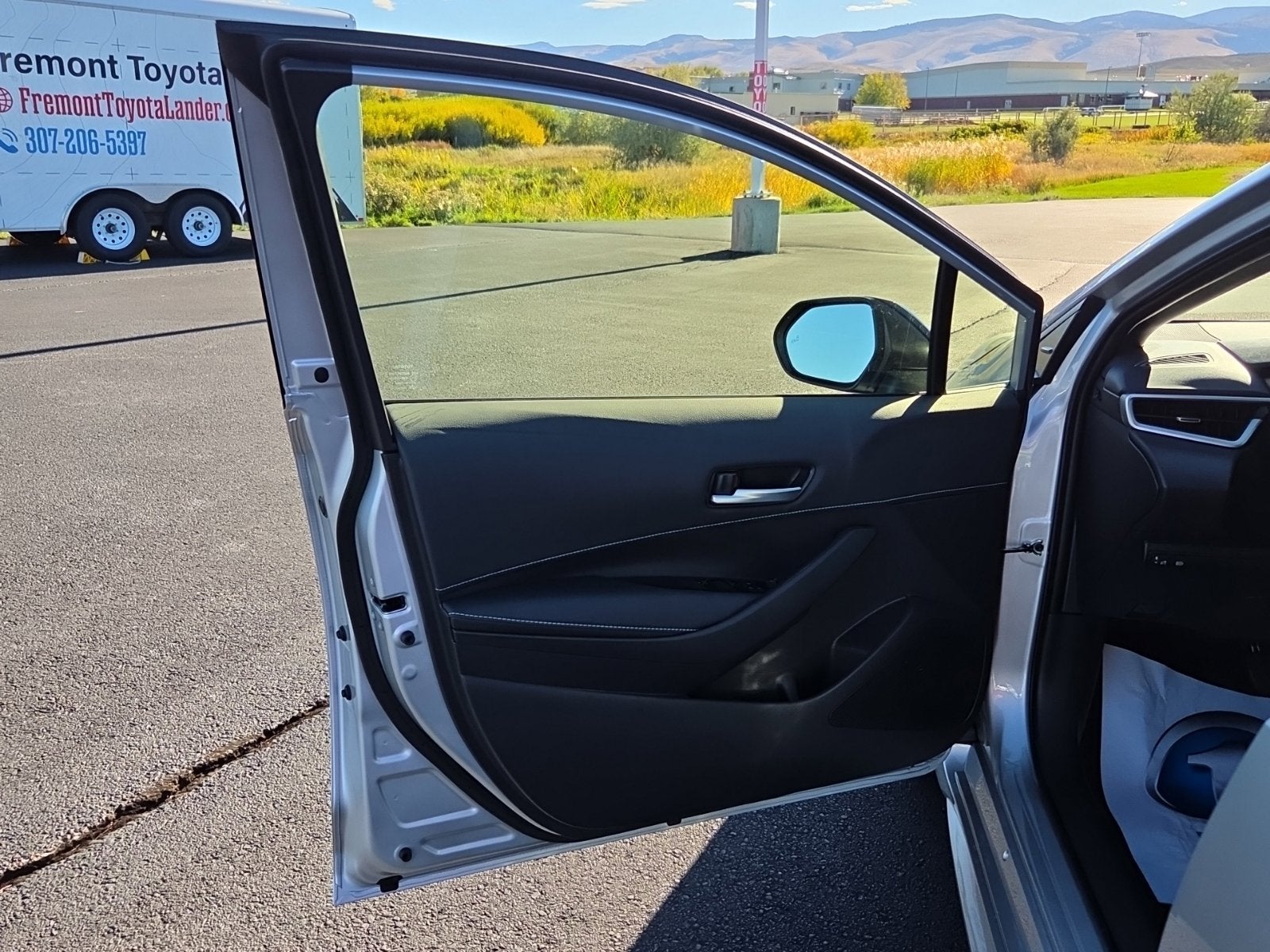 2027 Toyota Corolla Hatchback SE